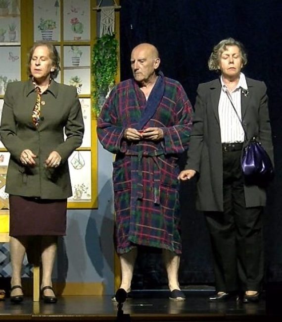 PERSONEJES: HORTENSIA, JACINTO Y FLOR. "LILA LA LÍA". TEATRO EL HÓRREO